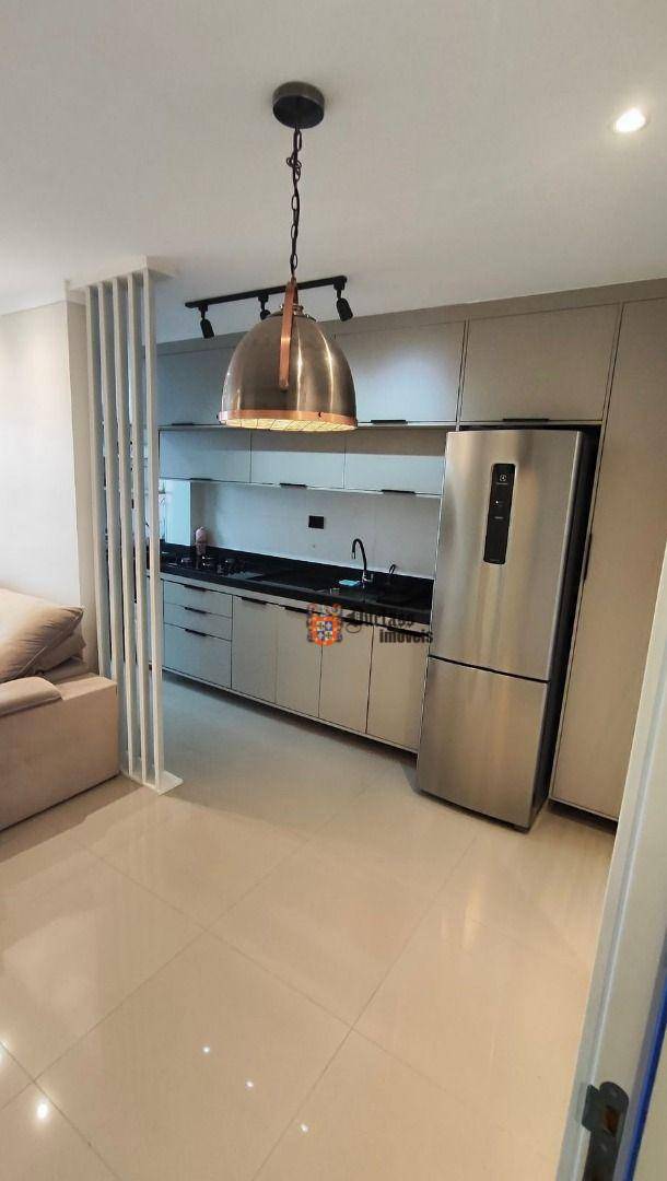 Apartamento à venda com 2 quartos, 63m² - Foto 4