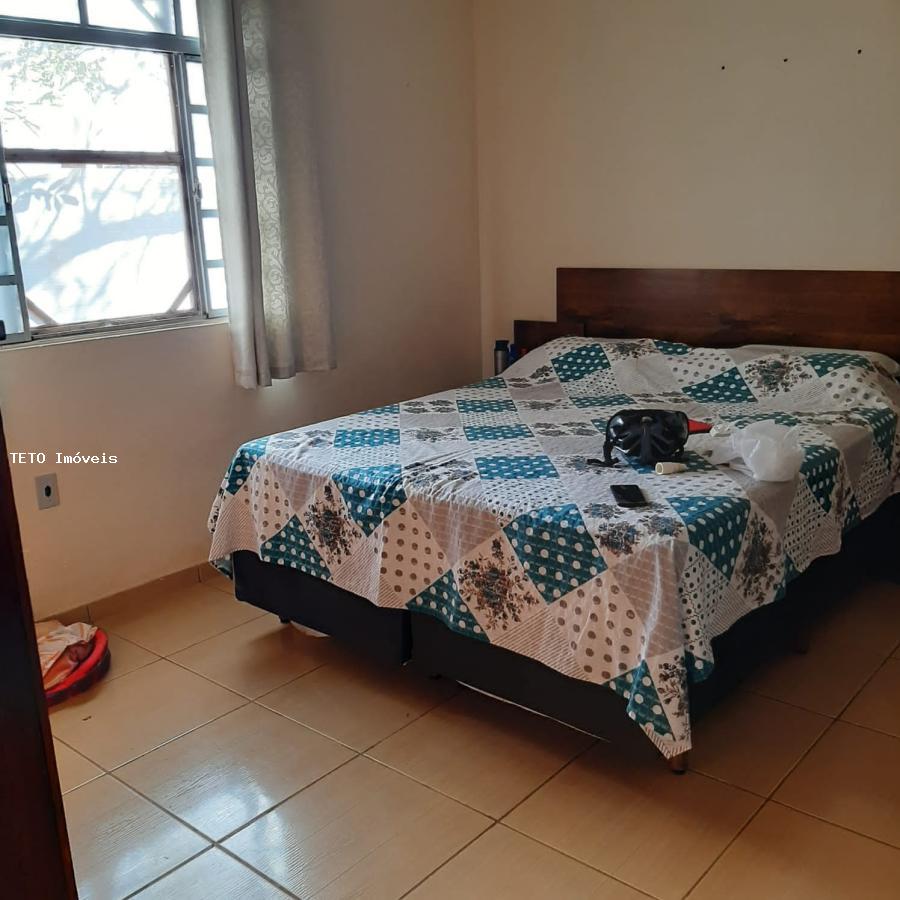 Casa à venda com 2 quartos, 600m² - Foto 6