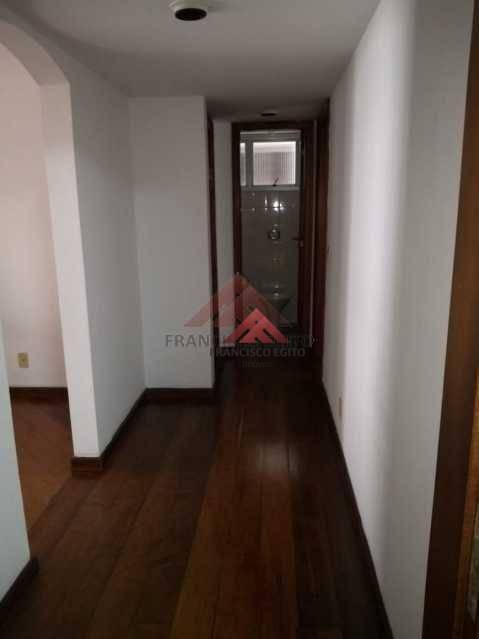 Apartamento à venda com 4 quartos, 270m² - Foto 4