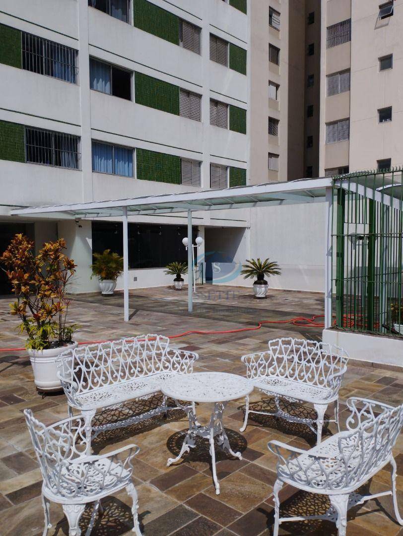 Apartamento para alugar com 2 quartos, 70m² - Foto 12