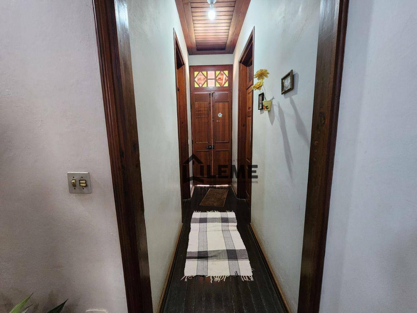 Casa à venda com 6 quartos, 265m² - Foto 30