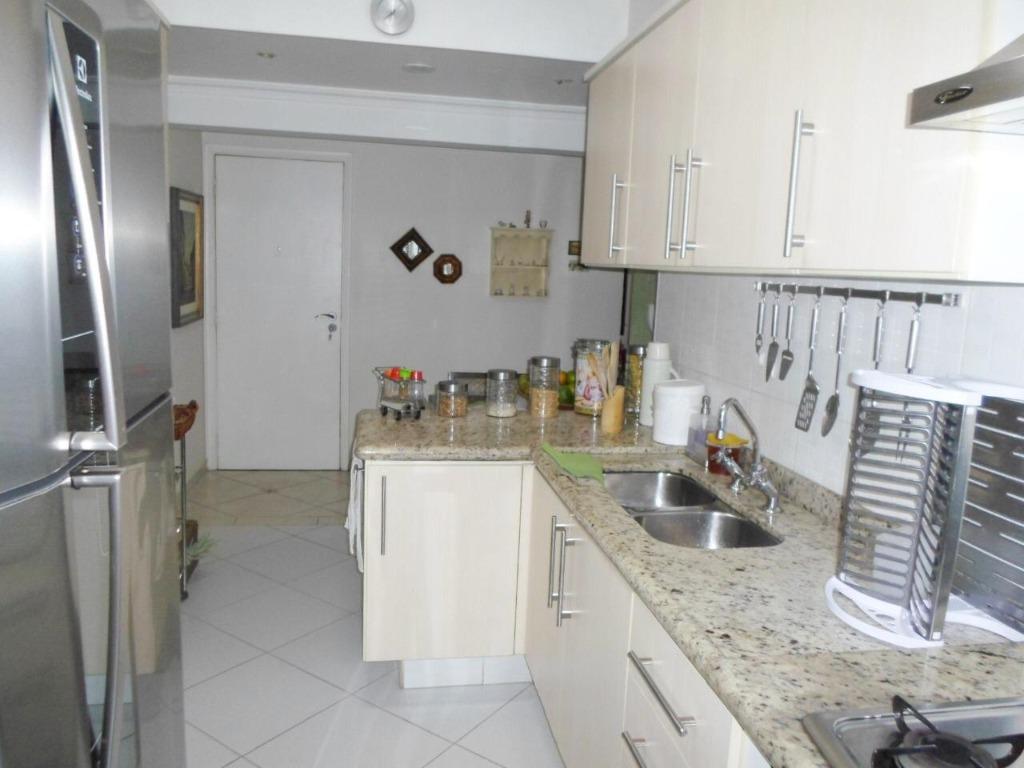 Apartamento à venda com 2 quartos, 85m² - Foto 17