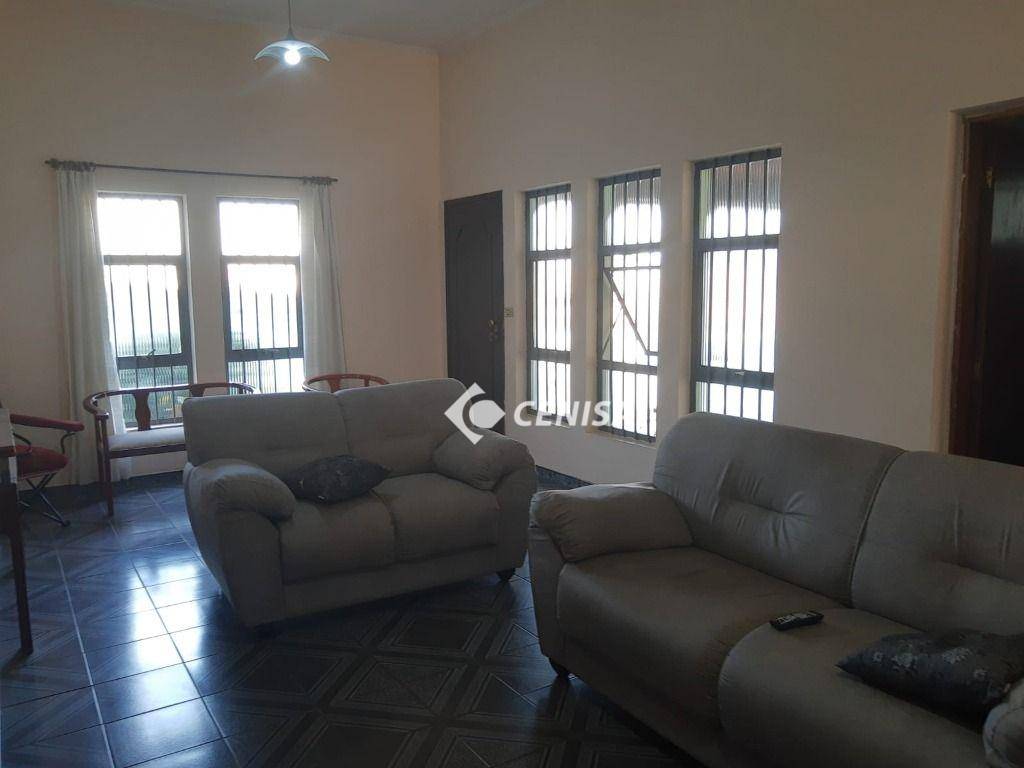 Casa à venda com 3 quartos, 300m² - Foto 2