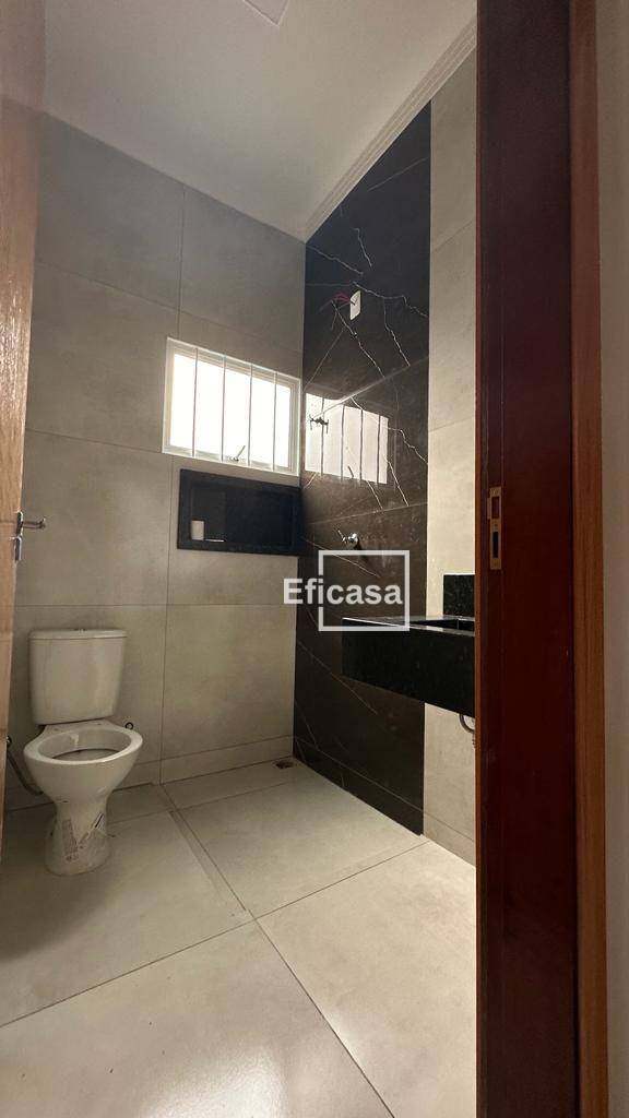 Casa à venda com 3 quartos, 217m² - Foto 14