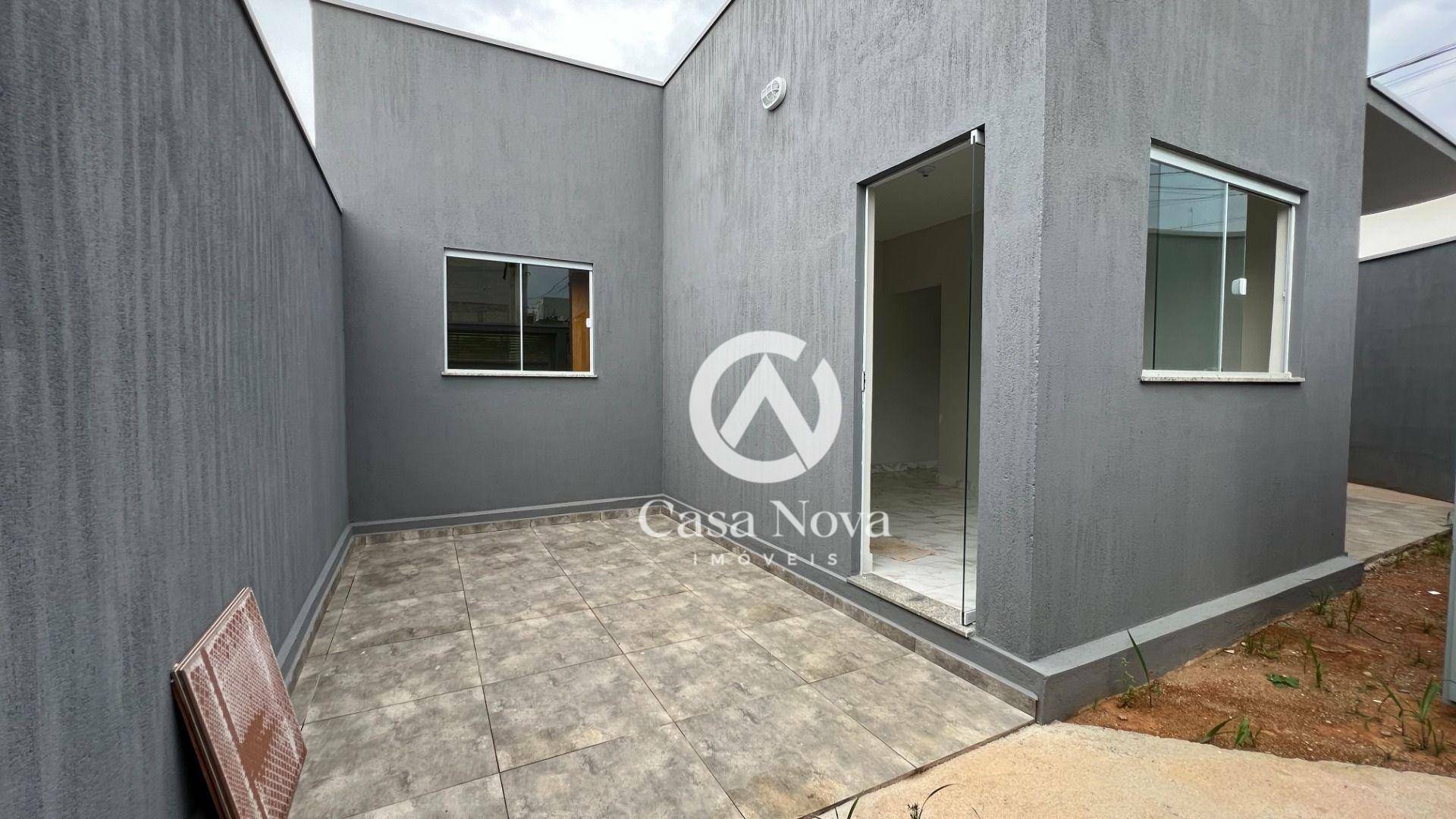 Casa à venda com 2 quartos, 100m² - Foto 1