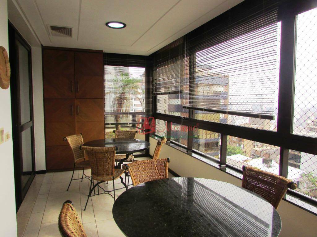 Apartamento para alugar com 4 quartos, 302m² - Foto 12