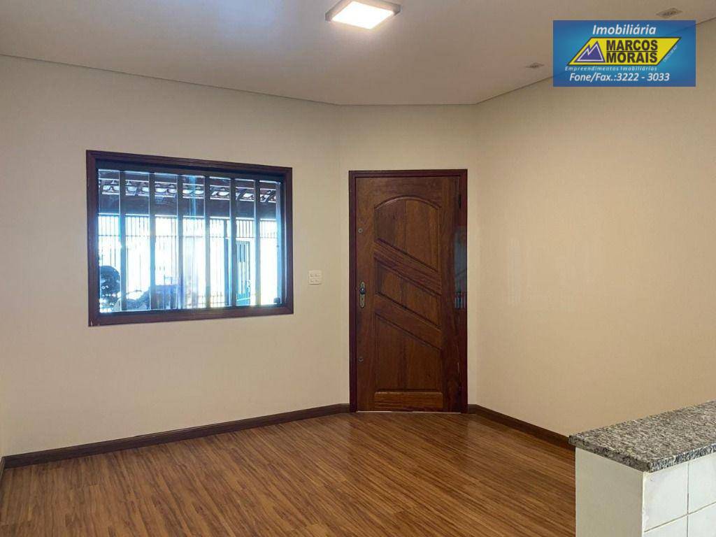 Casa à venda com 2 quartos, 125m² - Foto 1