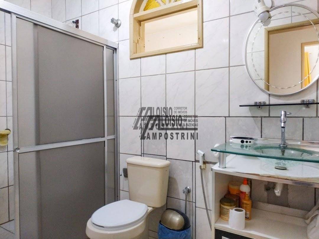 Casa à venda com 3 quartos, 200m² - Foto 12