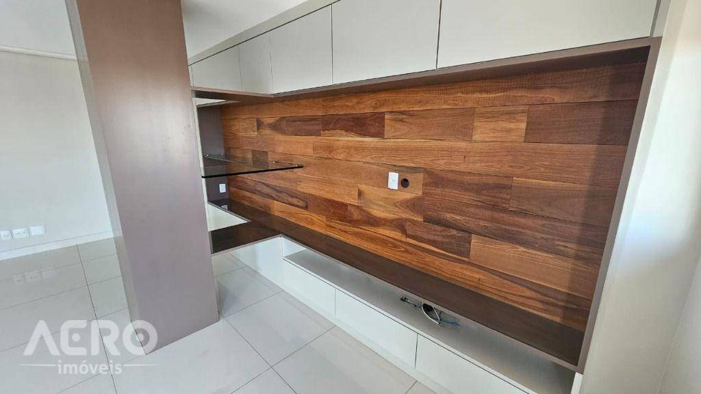 Apartamento para alugar com 3 quartos, 180m² - Foto 5