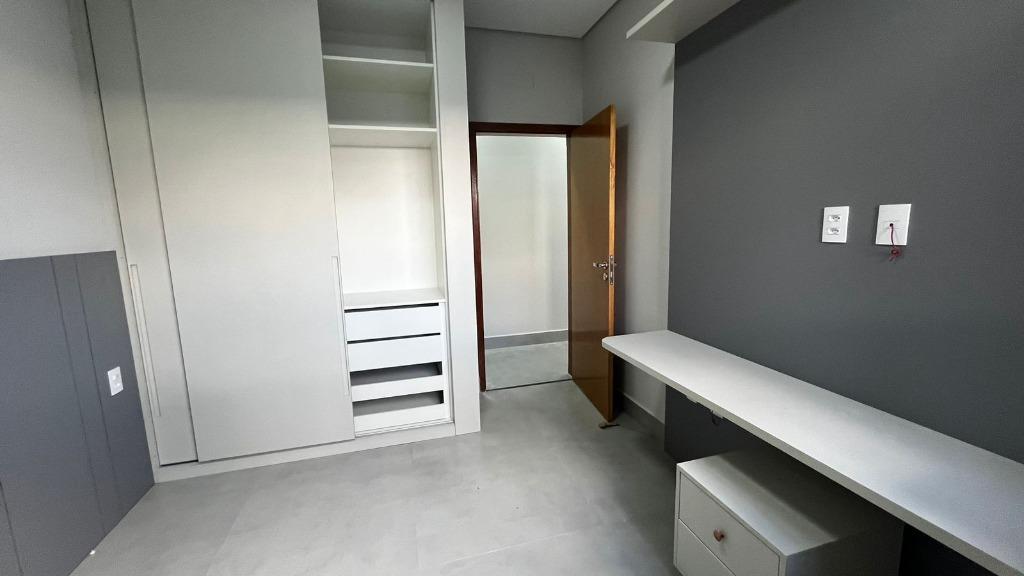 Casa à venda com 3 quartos, 200m² - Foto 11