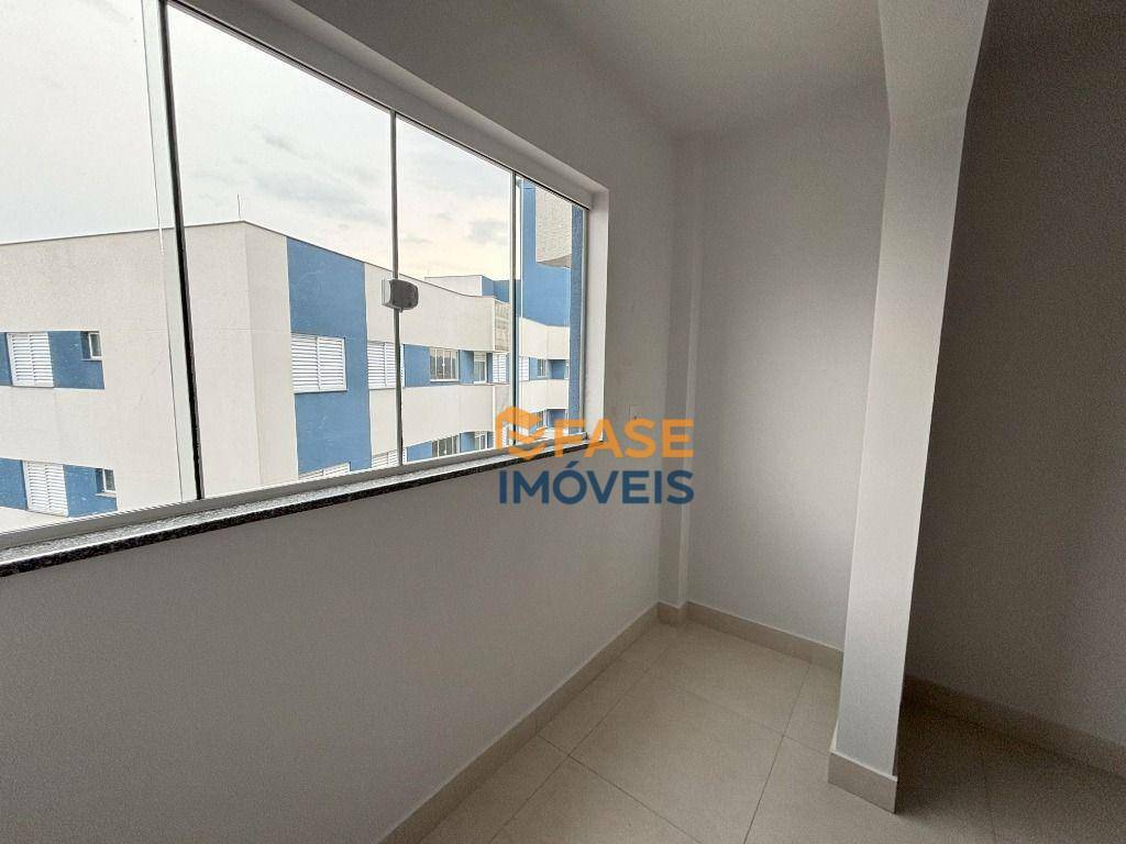 Apartamento à venda com 3 quartos, 79m² - Foto 4