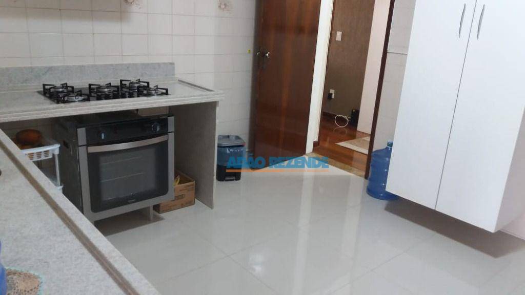 Apartamento à venda com 3 quartos, 132m² - Foto 25