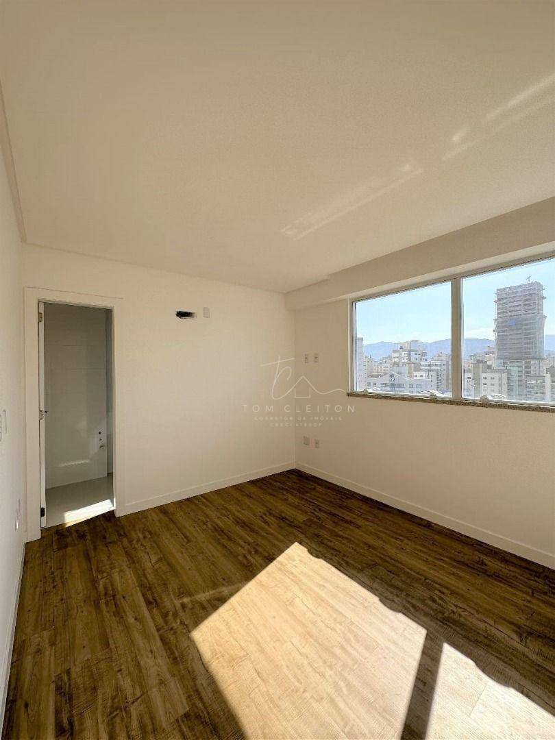 Apartamento à venda com 3 quartos, 142m² - Foto 8