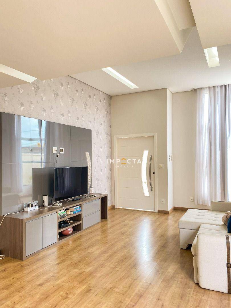 Casa à venda com 3 quartos, 202m² - Foto 8