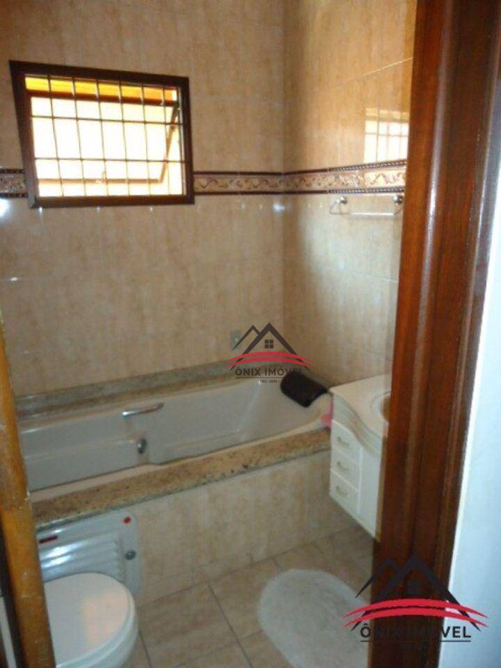 Casa à venda com 3 quartos, 230m² - Foto 17