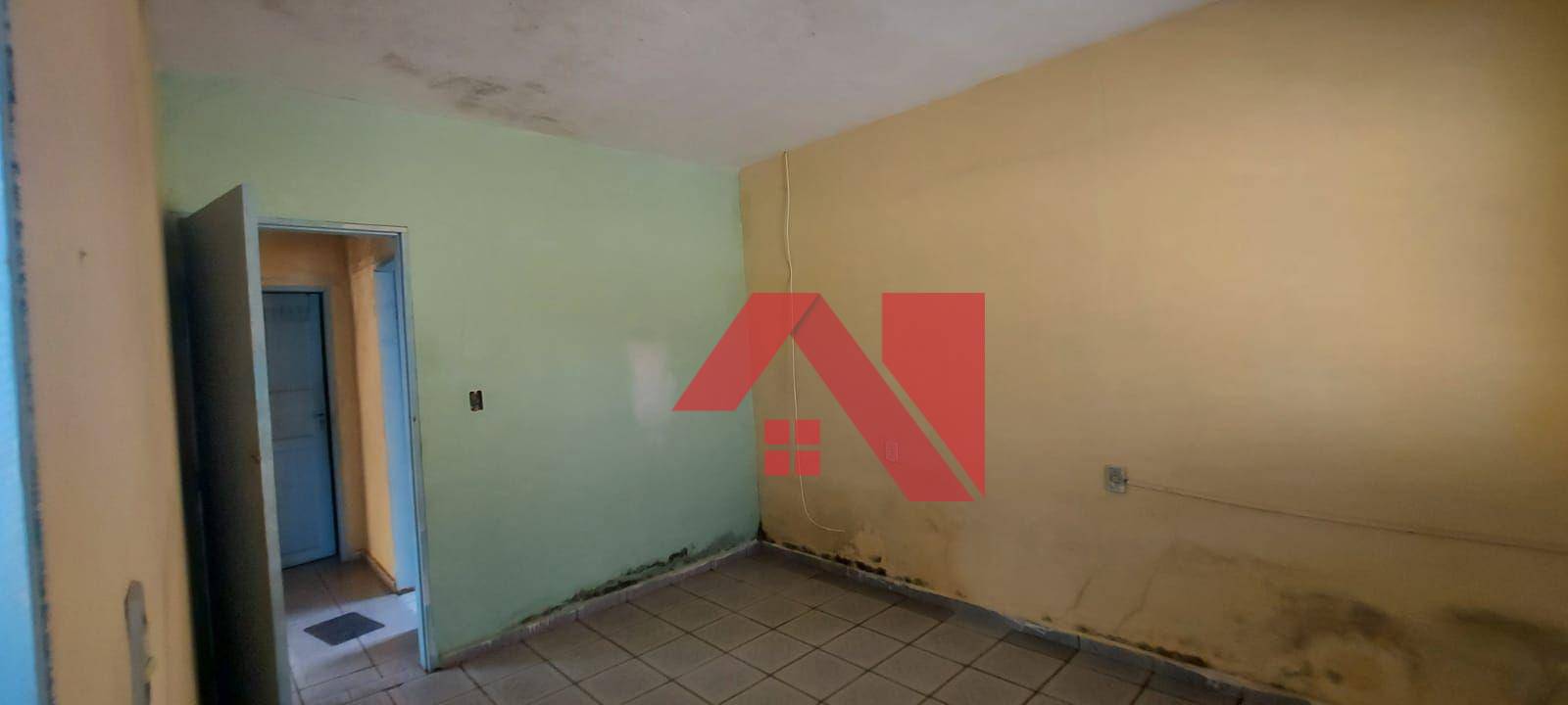 Casa à venda com 3 quartos, 180m² - Foto 4