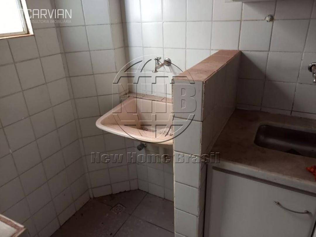 Apartamento à venda com 3 quartos, 76m² - Foto 2