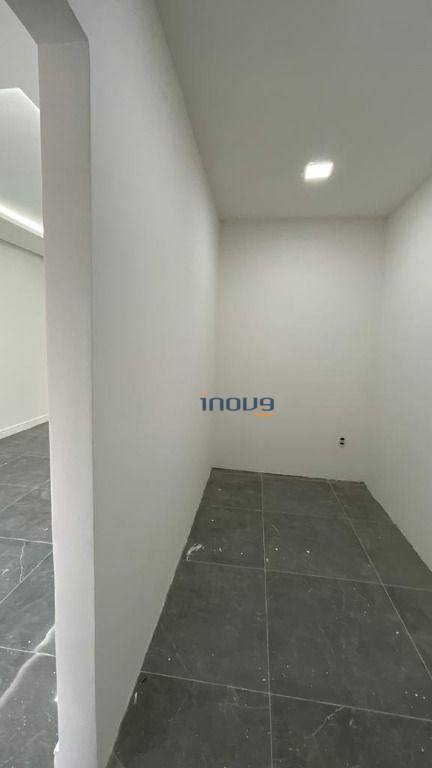 Casa à venda com 4 quartos, 176m² - Foto 17