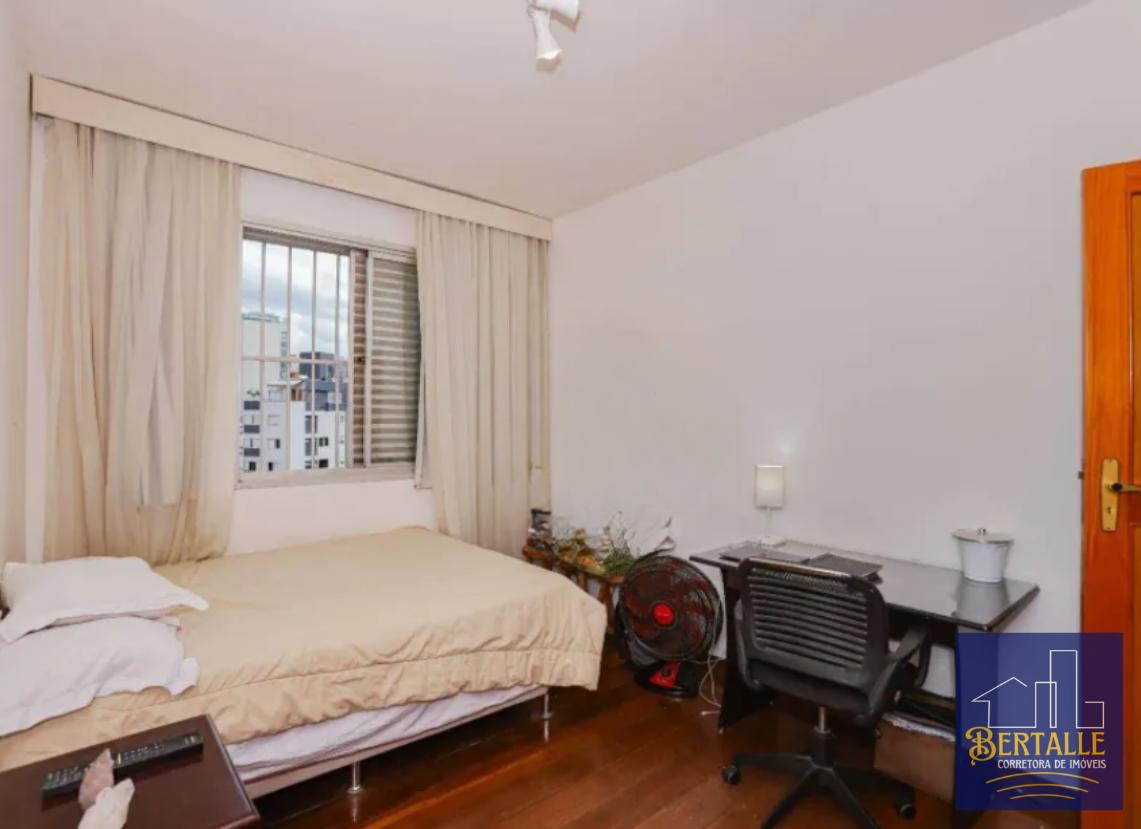 Apartamento à venda com 4 quartos, 180m² - Foto 9