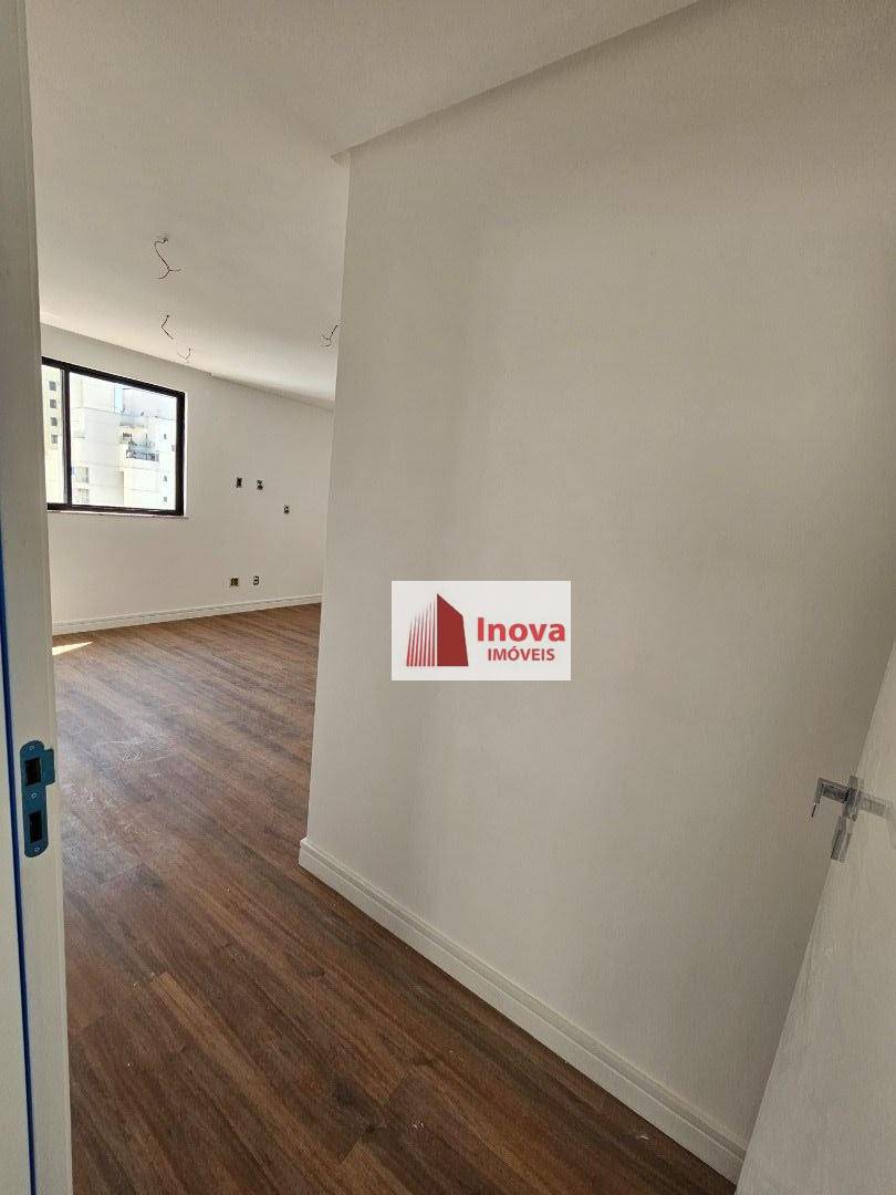 Apartamento à venda com 4 quartos, 170m² - Foto 19