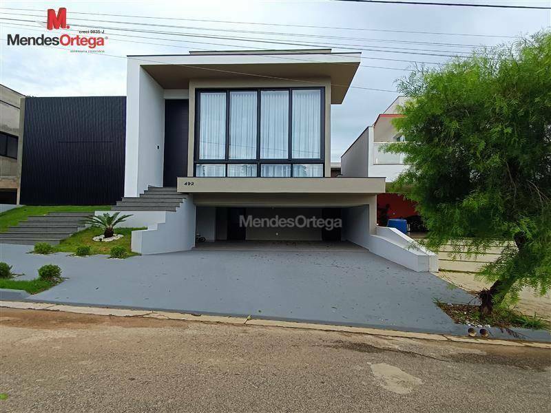 Casa de Condomínio à venda com 3 quartos, 230m² - Foto 1