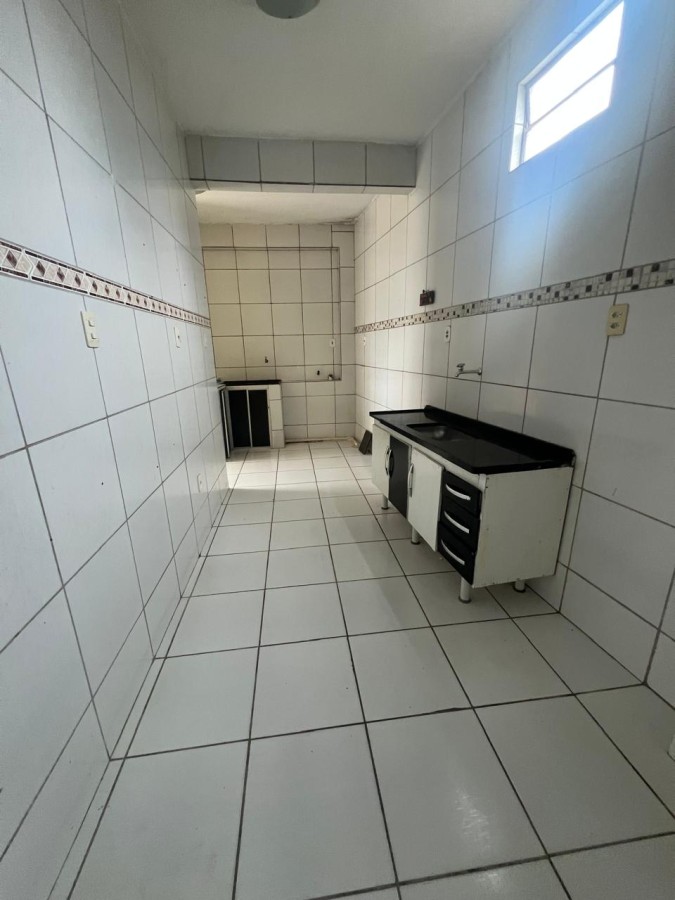 Casa para alugar com 4 quartos, 200m² - Foto 14