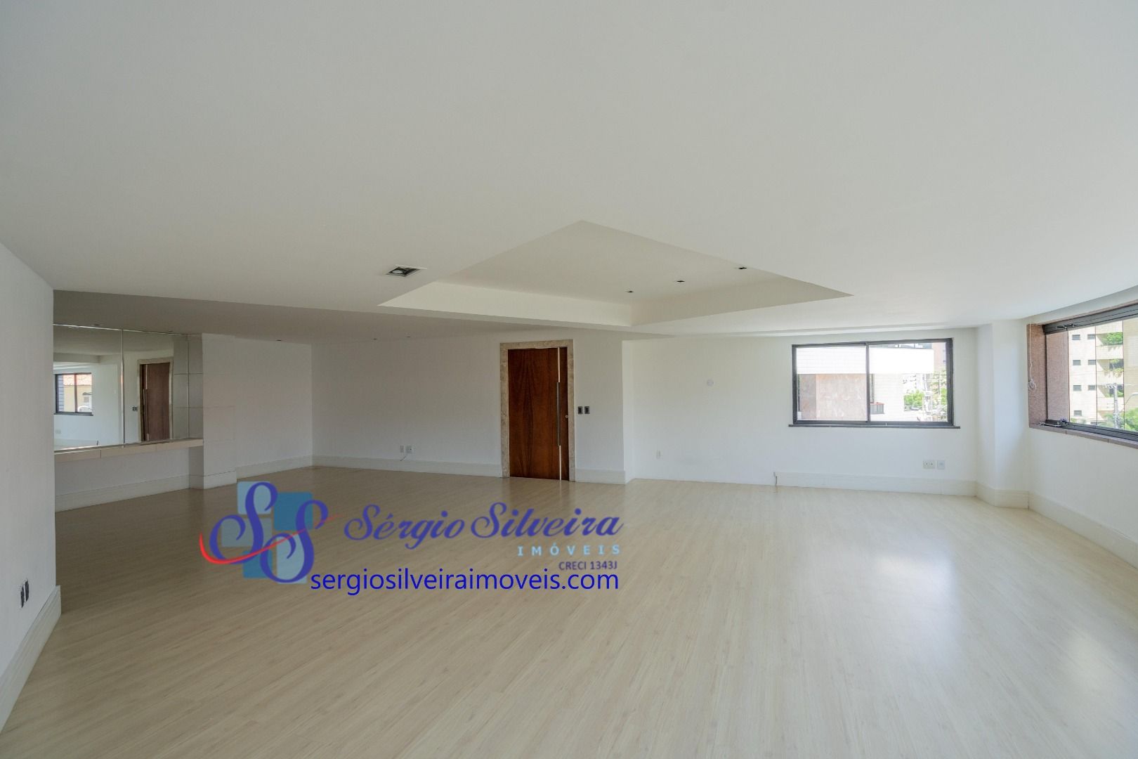 Apartamento à venda com 3 quartos, 210m² - Foto 6