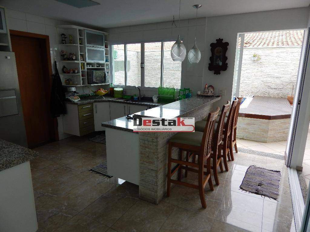 Sobrado à venda com 3 quartos, 250m² - Foto 17