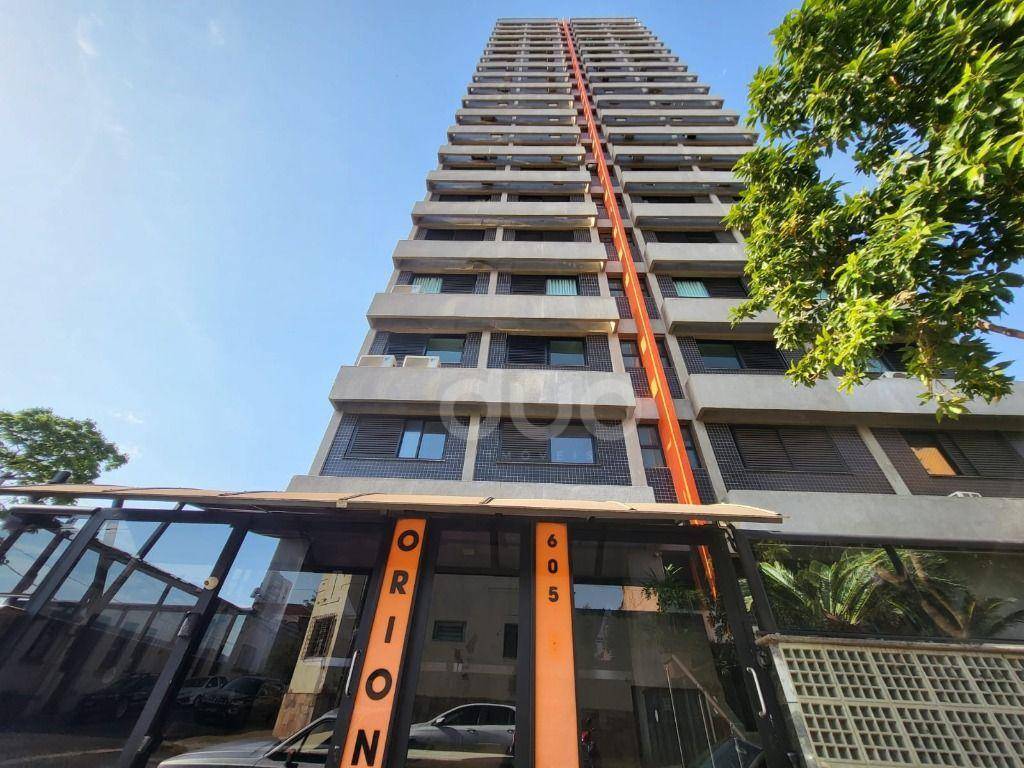 Apartamento à venda com 3 quartos, 147m² - Foto 2