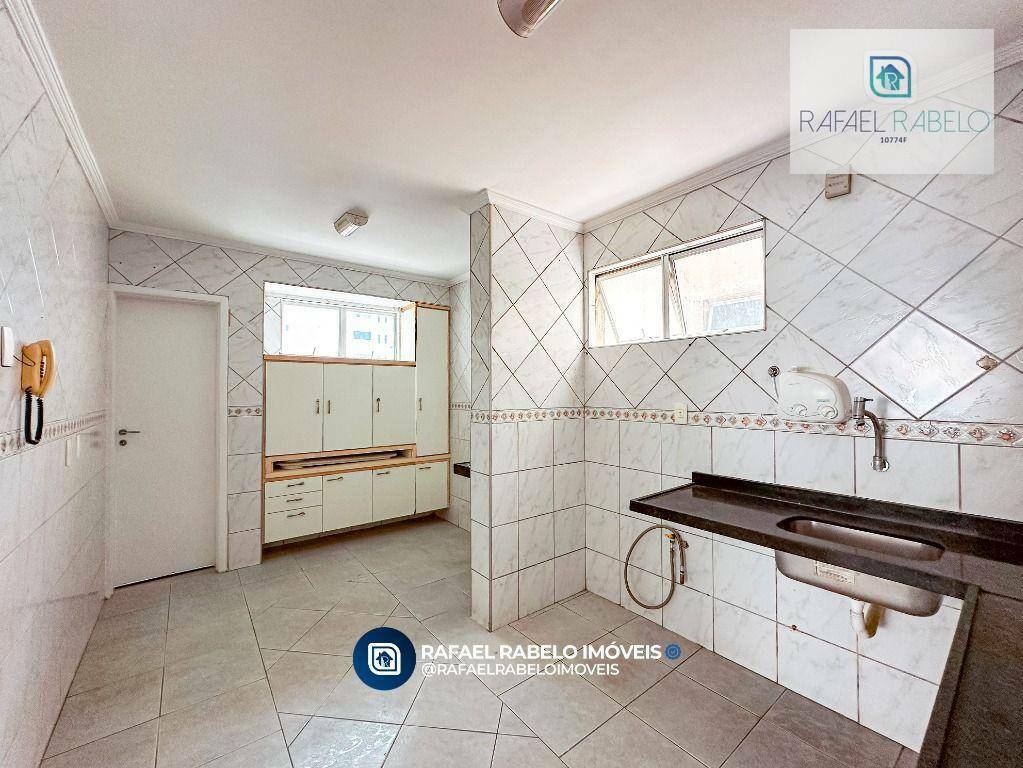 Apartamento à venda com 4 quartos, 234m² - Foto 3