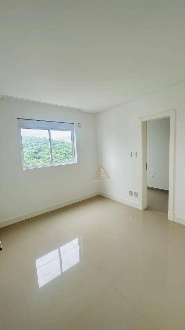 Apartamento à venda com 4 quartos, 149m² - Foto 12