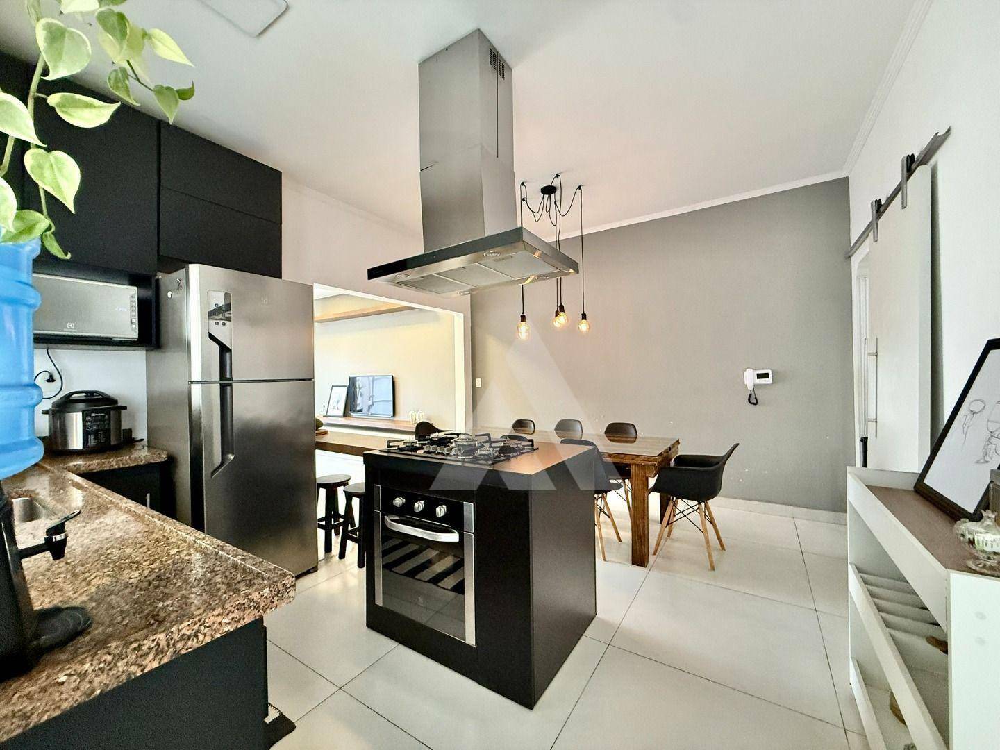 Casa à venda com 4 quartos, 215m² - Foto 21