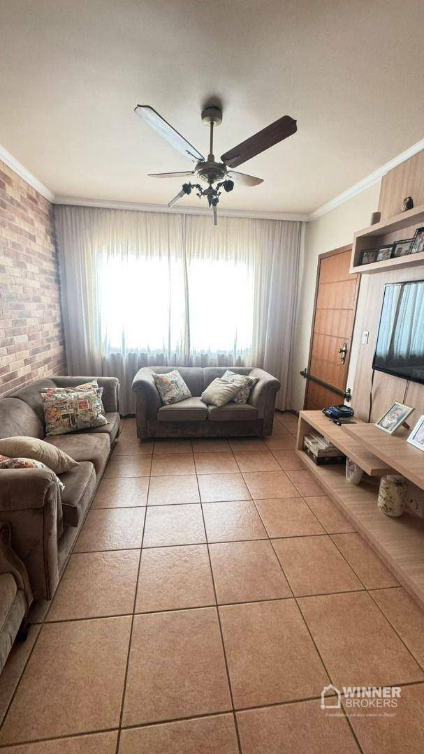 Casa à venda com 3 quartos, 296m² - Foto 2