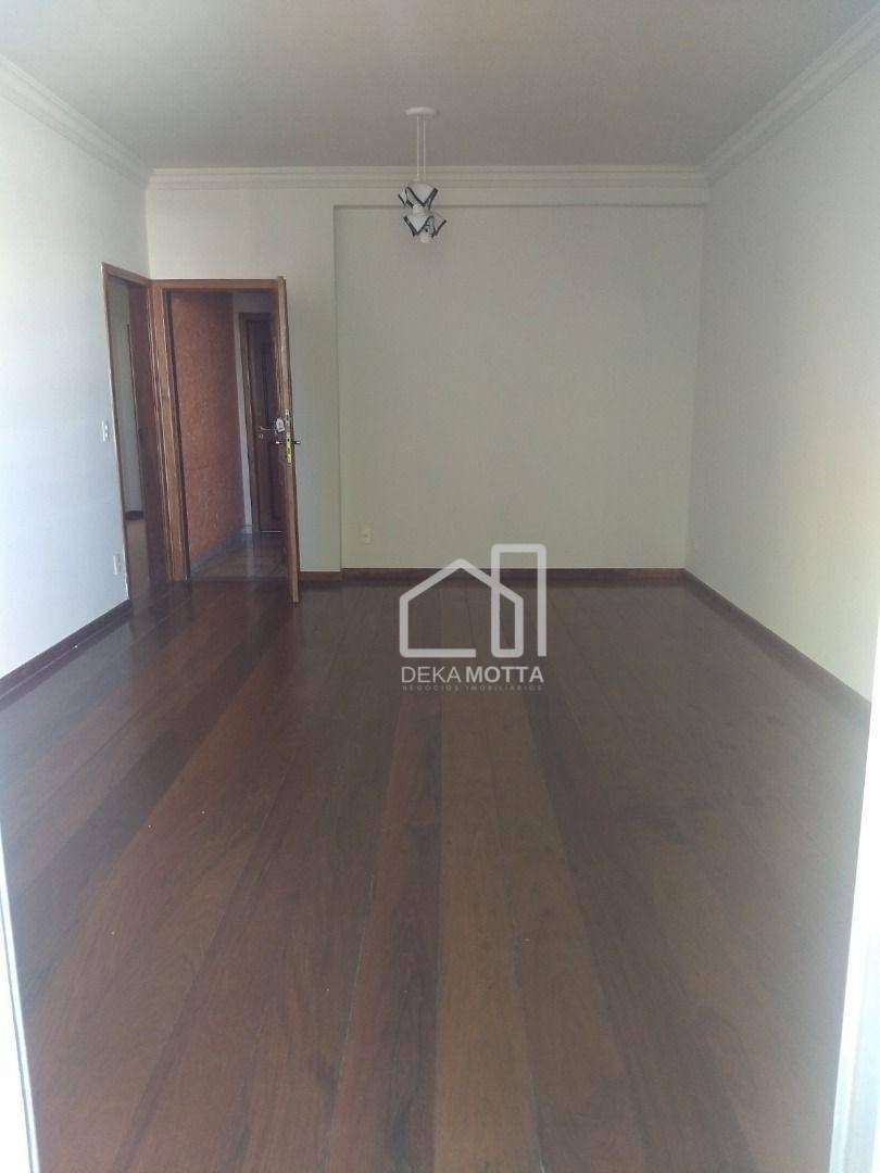 Apartamento à venda com 3 quartos, 230m² - Foto 2