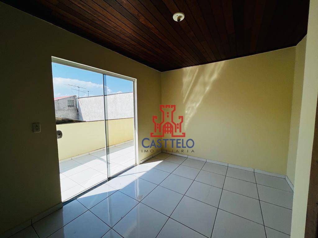 Casa à venda com 4 quartos, 250m² - Foto 7