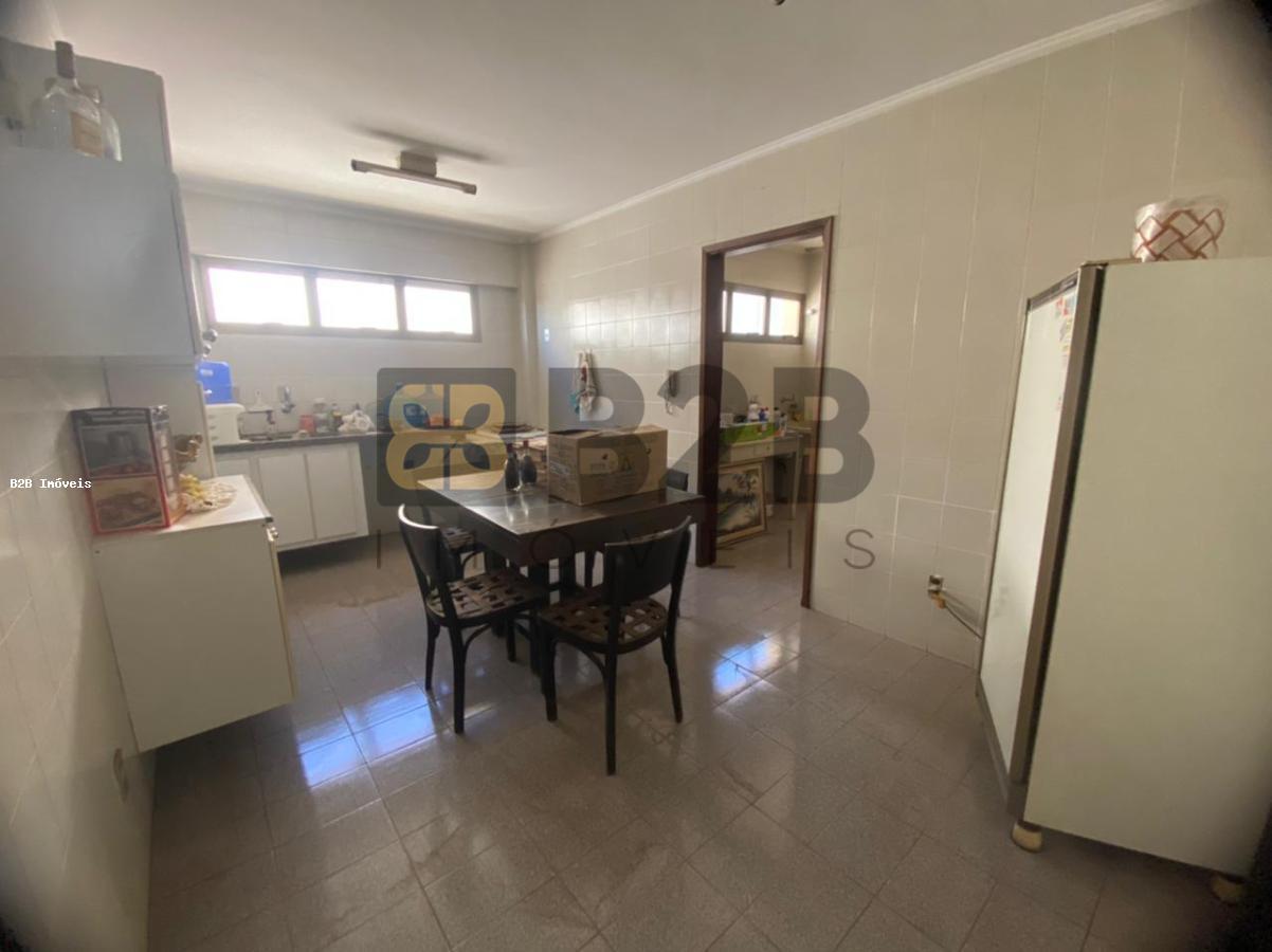 Apartamento à venda com 3 quartos, 140m² - Foto 7