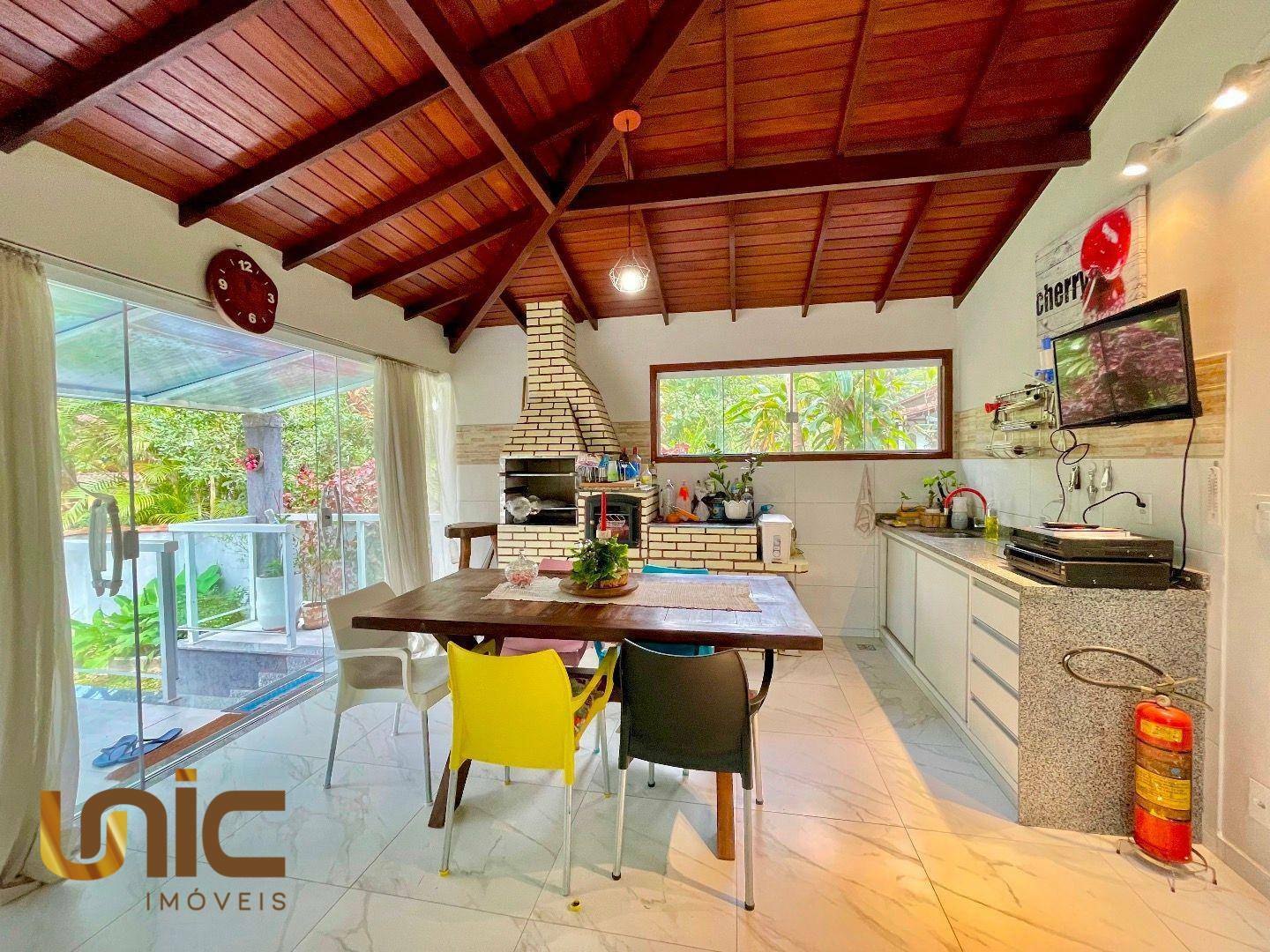 Casa de Condomínio à venda com 3 quartos, 220m² - Foto 17