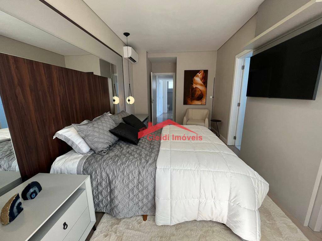 Apartamento à venda com 3 quartos, 121m² - Foto 17