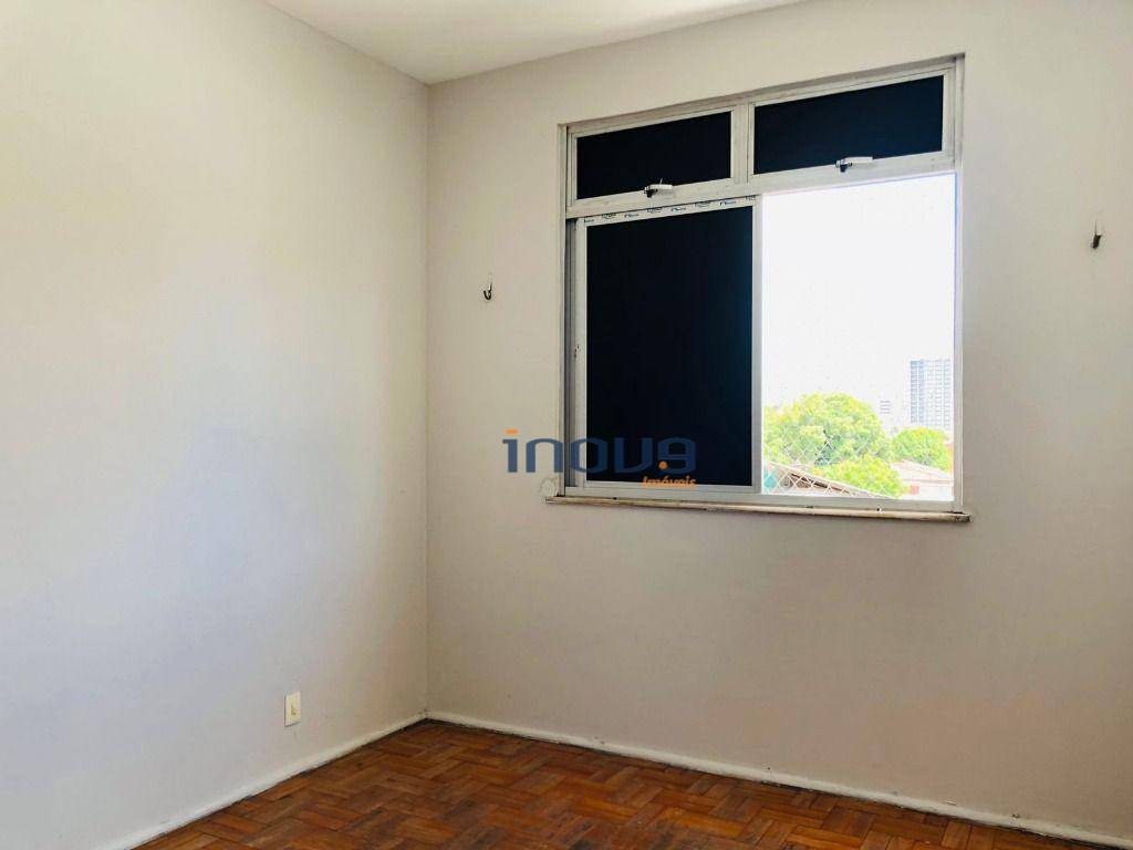 Apartamento à venda com 3 quartos, 107m² - Foto 11