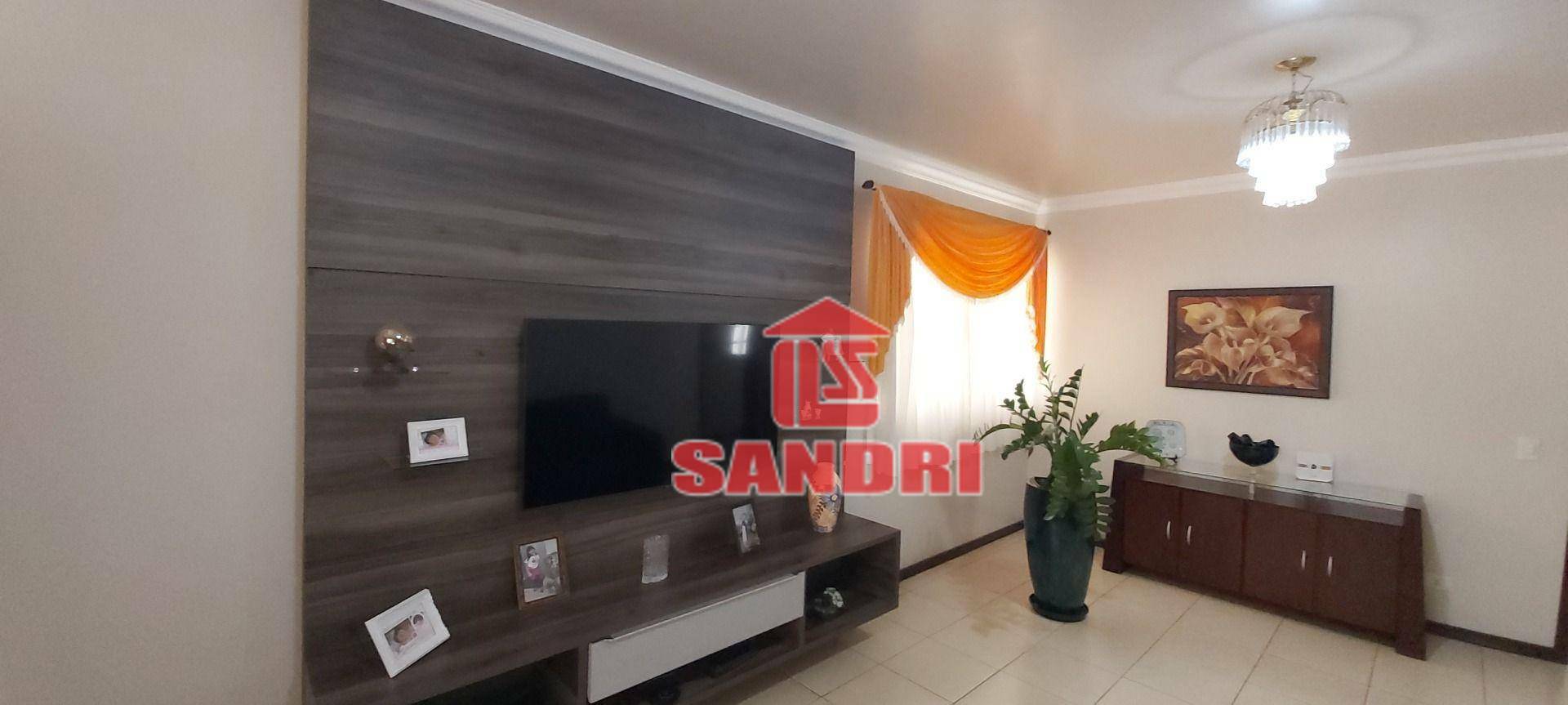 Casa à venda e aluguel com 4 quartos, 205m² - Foto 6