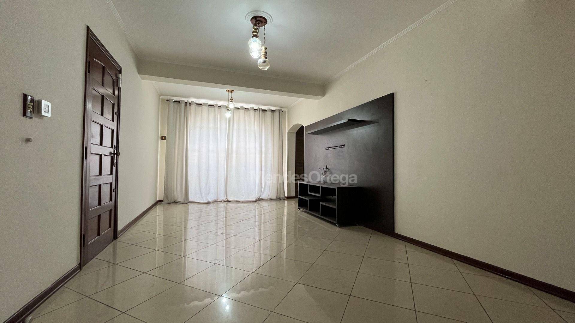 Casa à venda com 3 quartos, 208m² - Foto 8