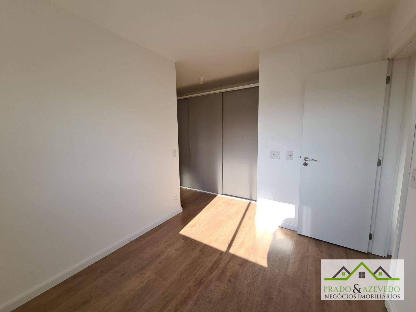 Apartamento à venda com 2 quartos, 67m² - Foto 13