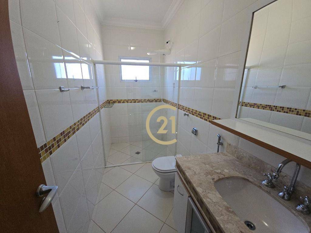 Casa de Condomínio para alugar com 4 quartos, 343m² - Foto 19