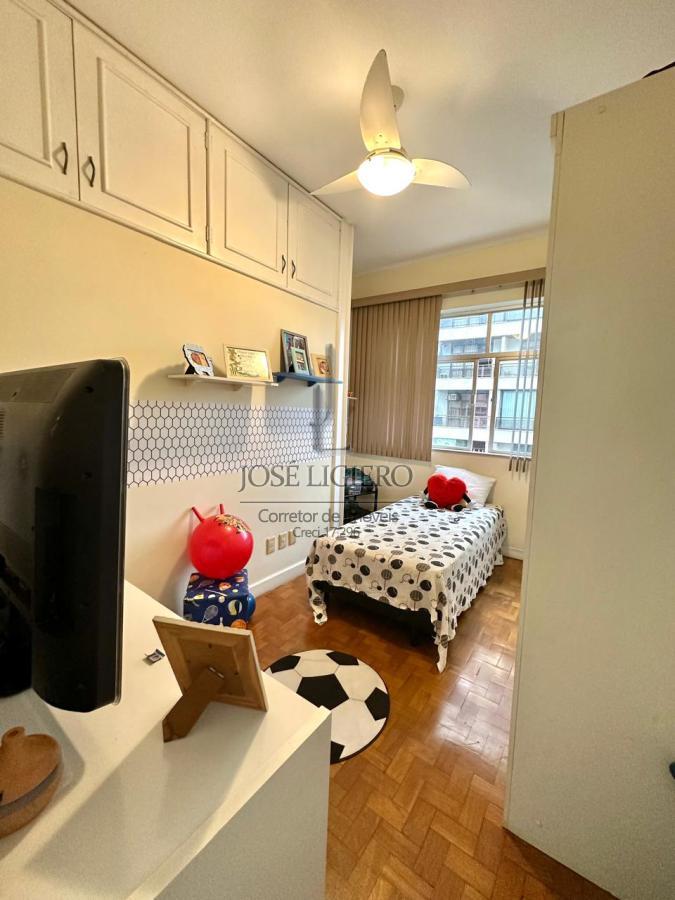 Apartamento à venda com 4 quartos, 160m² - Foto 18