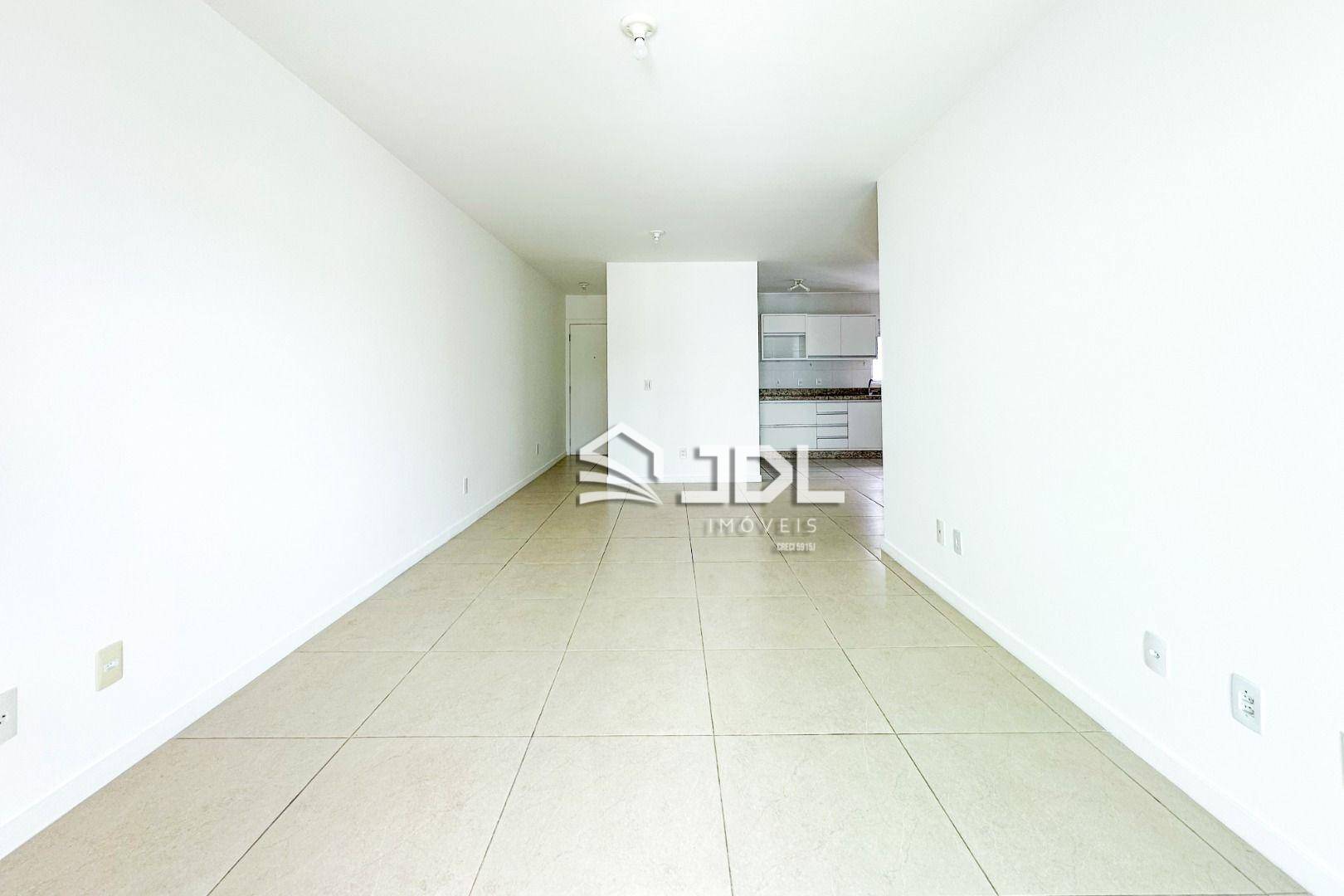 Apartamento à venda com 3 quartos, 120m² - Foto 2