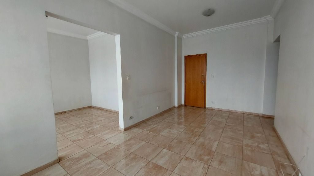 Apartamento à venda com 3 quartos, 130m² - Foto 1