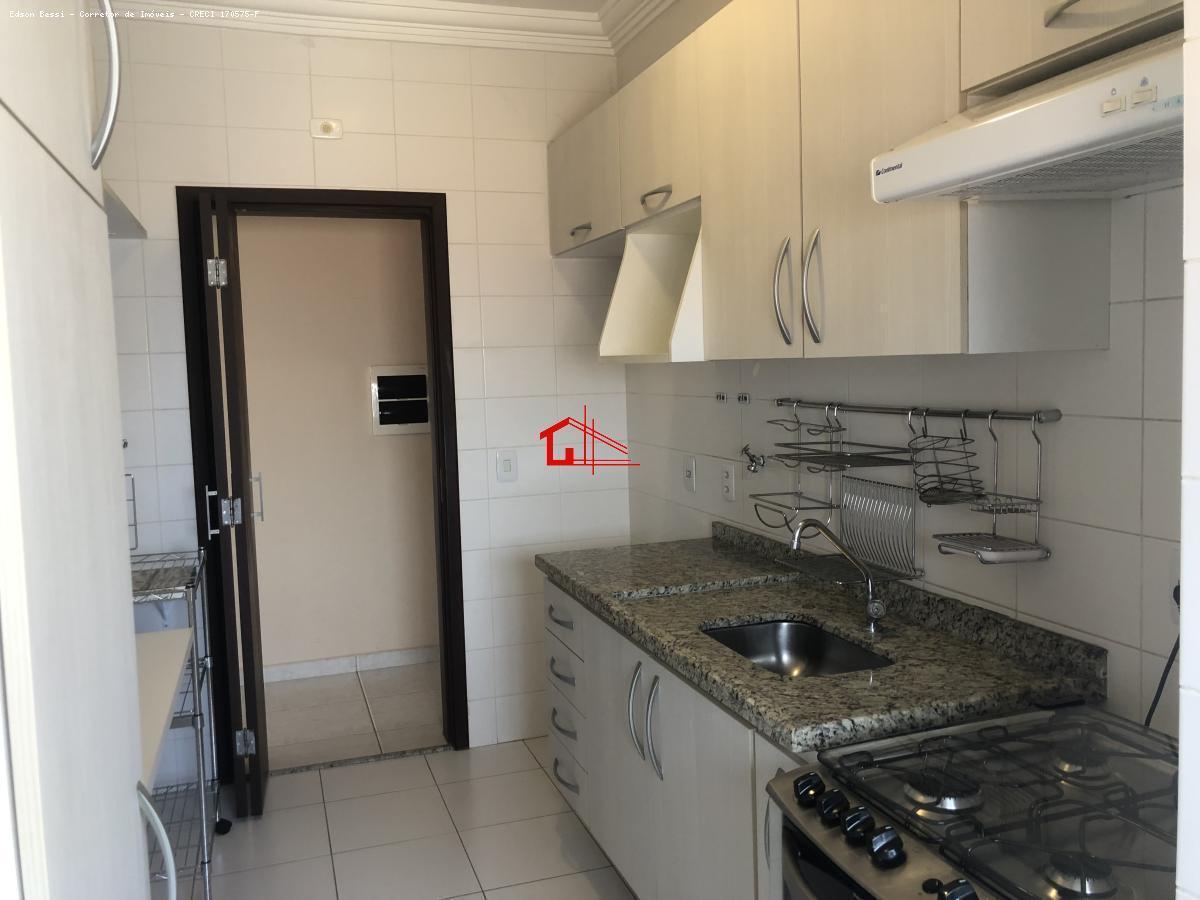 Apartamento à venda com 2 quartos, 75m² - Foto 8