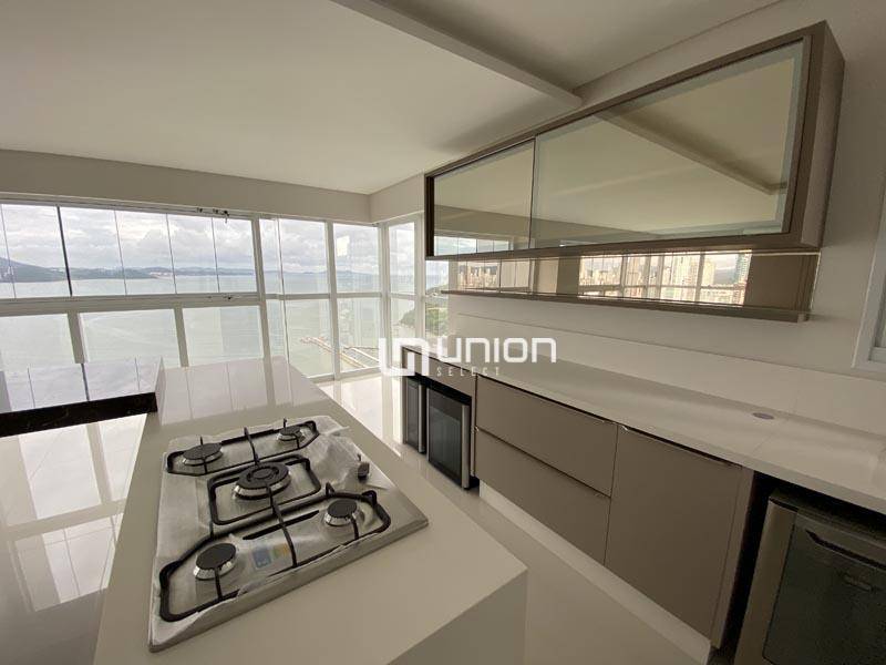 Apartamento à venda com 4 quartos, 237m² - Foto 9