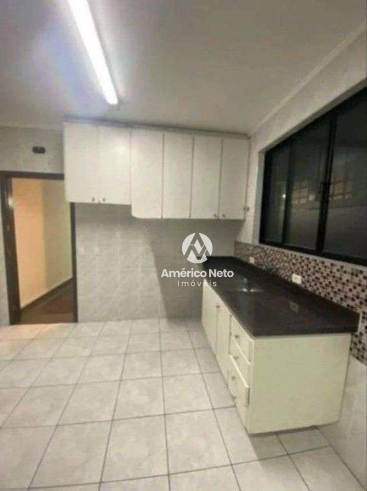 Sobrado para alugar com 2 quartos, 180m² - Foto 4