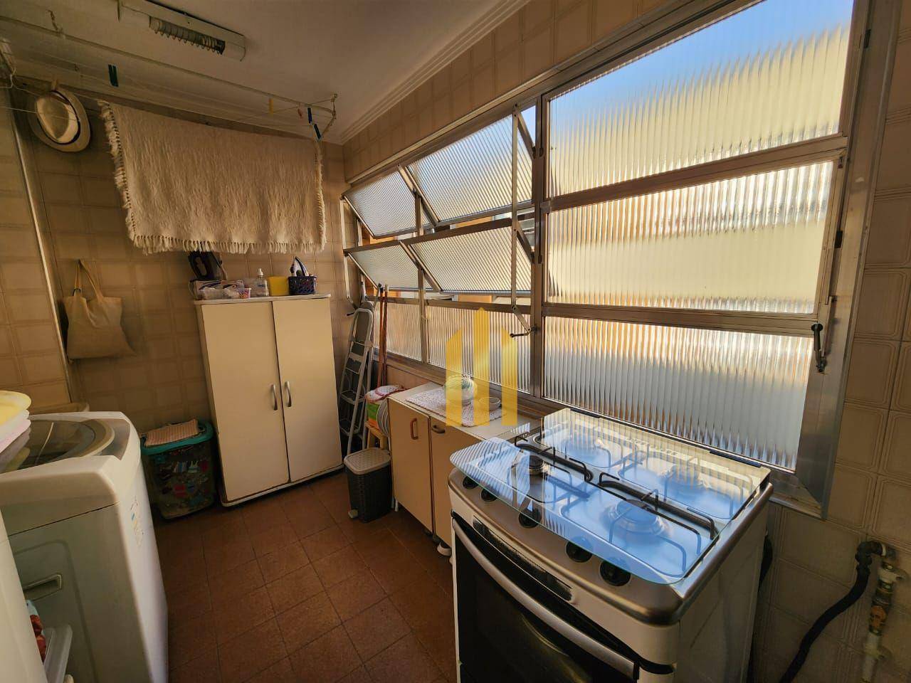 Apartamento à venda com 2 quartos, 70m² - Foto 13